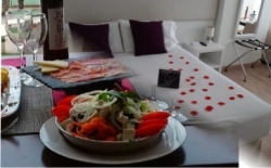 Escapada romántica Alicante con cena y  KIT Romántico  | Hotel Albahia